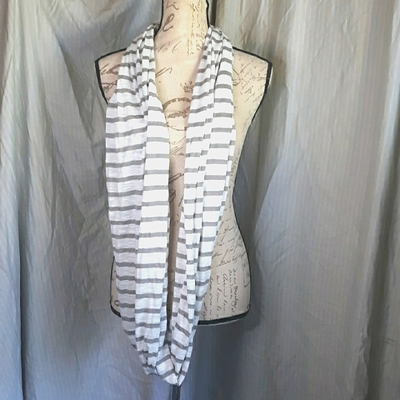 Infinity Scarf White & Gray Striped 3 ft - Picture 2 of 3